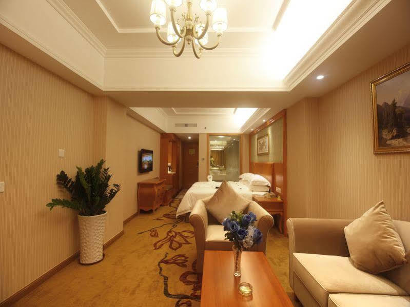 Hanting Express Sanya The First Market Branch Hotel Exterior photo